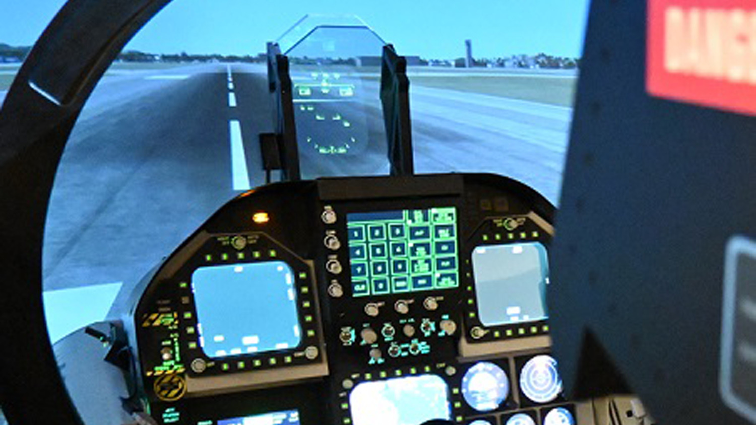 本格的ファイタージェットシミュレーターの操縦体験のアイキャッチ画像